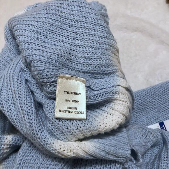 Ultra Flirt NWT Tie Dye Distressed Sweater Juniors S - Picture 9 of 10